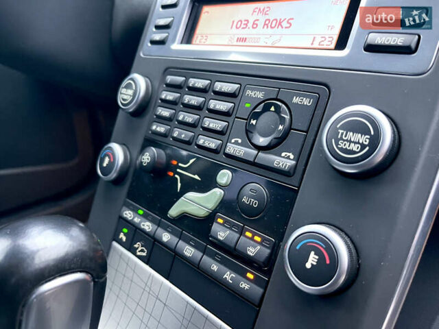 Синій Вольво ХС70, об'ємом двигуна 2.4 л та пробігом 143 тис. км за 18500 $, фото 4 на Automoto.ua