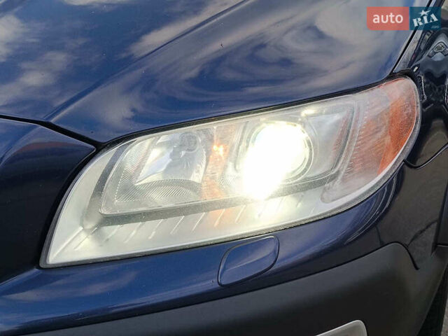 Синий Вольво ХС70, объемом двигателя 2.4 л и пробегом 264 тыс. км за 15990 $, фото 4 на Automoto.ua