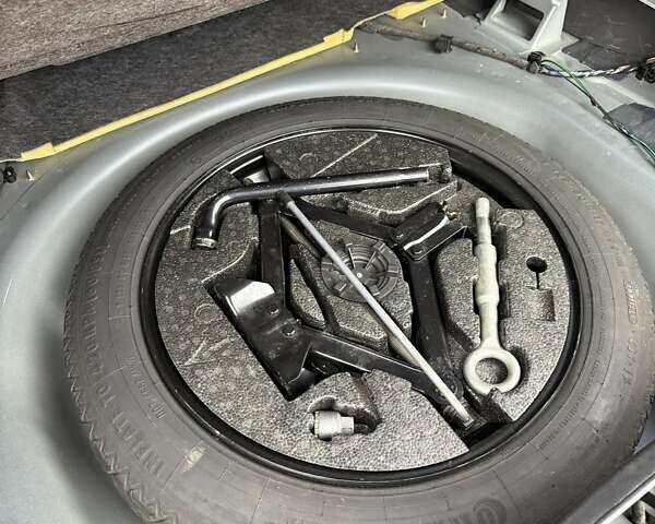 Синій Вольво ХС70, об'ємом двигуна 2.4 л та пробігом 202 тис. км за 16700 $, фото 11 на Automoto.ua