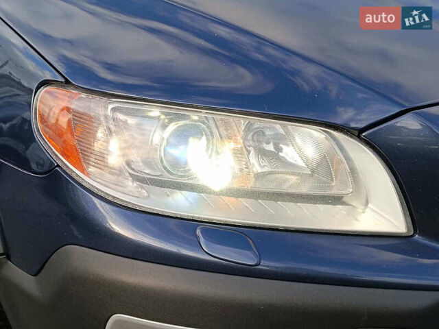 Синий Вольво ХС70, объемом двигателя 2.4 л и пробегом 264 тыс. км за 15990 $, фото 3 на Automoto.ua