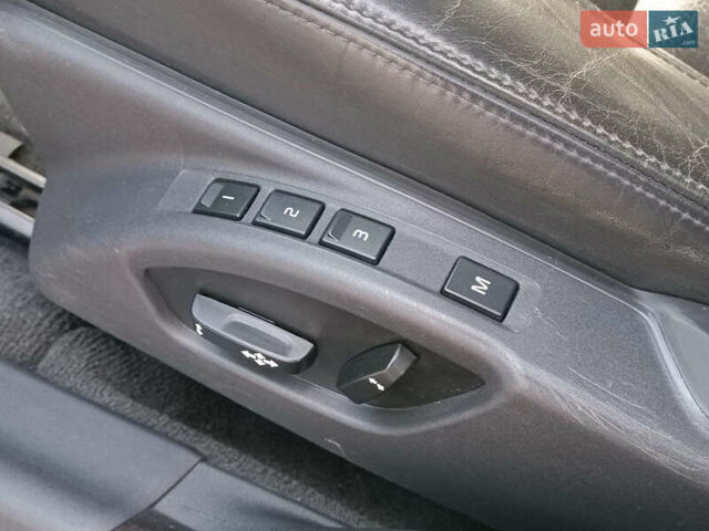 Синий Вольво ХС70, объемом двигателя 2.4 л и пробегом 264 тыс. км за 15990 $, фото 19 на Automoto.ua