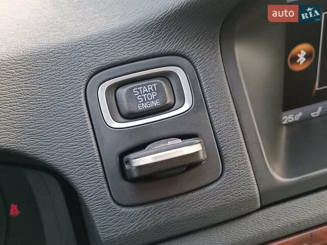 Синий Вольво ХС70, объемом двигателя 2.4 л и пробегом 264 тыс. км за 15990 $, фото 25 на Automoto.ua