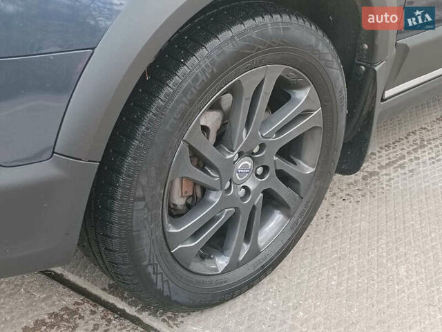 Синий Вольво ХС70, объемом двигателя 2.4 л и пробегом 264 тыс. км за 15990 $, фото 5 на Automoto.ua