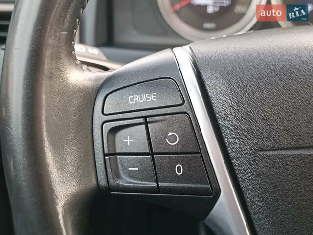 Синий Вольво ХС70, объемом двигателя 2.4 л и пробегом 264 тыс. км за 15990 $, фото 23 на Automoto.ua