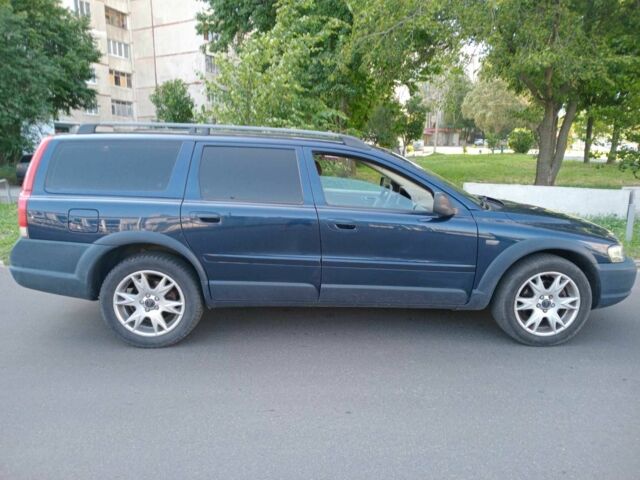 Синий Вольво ХС70, объемом двигателя 2.4 л и пробегом 330 тыс. км за 4000 $, фото 5 на Automoto.ua