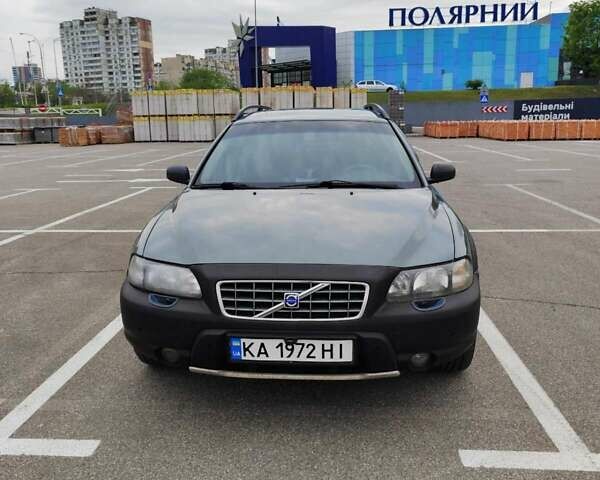 Зеленый Вольво ХС70, объемом двигателя 2.5 л и пробегом 285 тыс. км за 6000 $, фото 1 на Automoto.ua