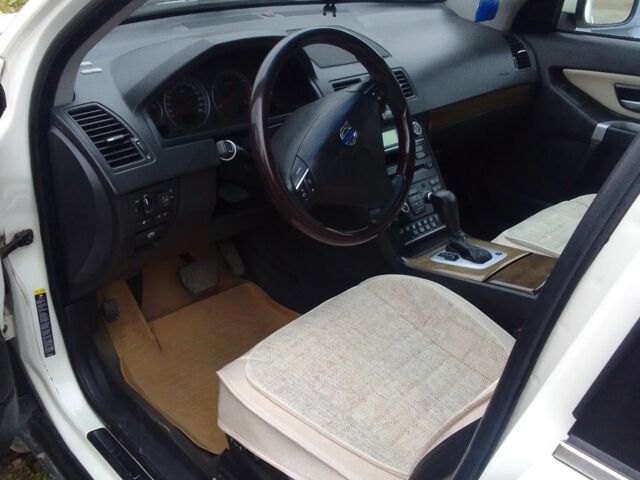 Белый Вольво ХС90, объемом двигателя 3.2 л и пробегом 267 тыс. км за 14493 $, фото 6 на Automoto.ua