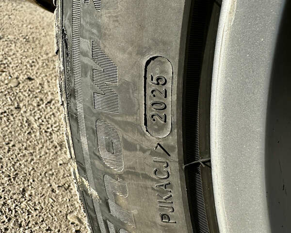 Белый Вольво ХС90, объемом двигателя 2.4 л и пробегом 370 тыс. км за 8600 $, фото 21 на Automoto.ua