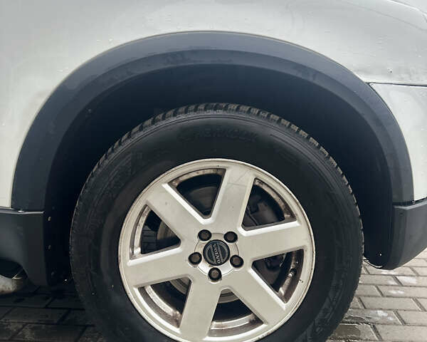 Білий Вольво ХС90, об'ємом двигуна 2.52 л та пробігом 299 тис. км за 7900 $, фото 2 на Automoto.ua