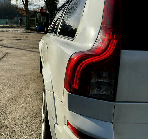 Белый Вольво ХС90, объемом двигателя 2.4 л и пробегом 370 тыс. км за 8600 $, фото 7 на Automoto.ua