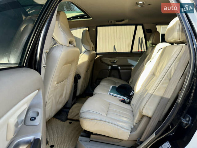 Белый Вольво ХС90, объемом двигателя 2.4 л и пробегом 370 тыс. км за 8600 $, фото 17 на Automoto.ua