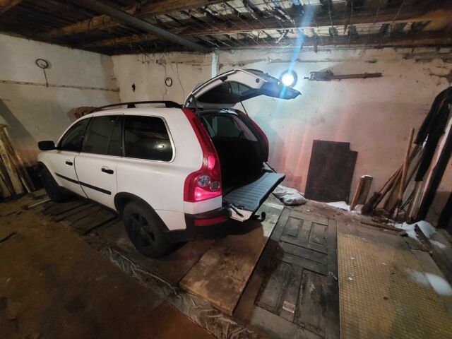 Белый Вольво ХС90, объемом двигателя 2.9 л и пробегом 389 тыс. км за 8300 $, фото 4 на Automoto.ua