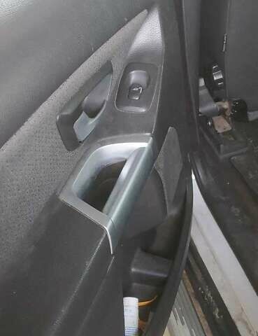 Білий Вольво ХС90, об'ємом двигуна 2.4 л та пробігом 350 тис. км за 9000 $, фото 8 на Automoto.ua