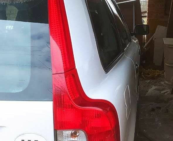 Білий Вольво ХС90, об'ємом двигуна 2.4 л та пробігом 350 тис. км за 9000 $, фото 12 на Automoto.ua