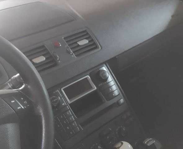 Білий Вольво ХС90, об'ємом двигуна 2.4 л та пробігом 350 тис. км за 9000 $, фото 3 на Automoto.ua