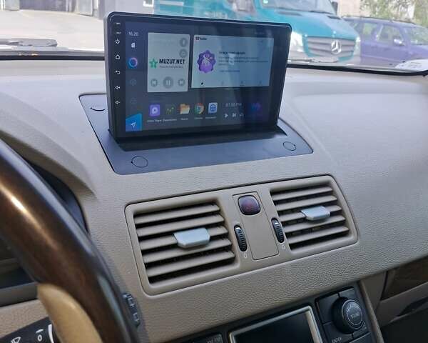 Белый Вольво ХС90, объемом двигателя 2.5 л и пробегом 180 тыс. км за 8800 $, фото 7 на Automoto.ua