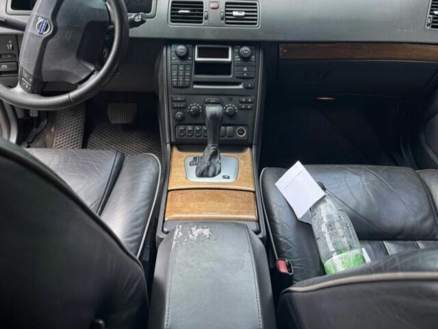 Вольво ХС90 2006 в Киеве на Automoto.ua Белый Вольво ХС90, объемом двигателя 3 л и пробегом 300 тыс. км за 6899 $, фото 9 на Automoto.ua