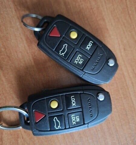 Белый Вольво ХС90, объемом двигателя 0 л и пробегом 351 тыс. км за 4000 $, фото 14 на Automoto.ua