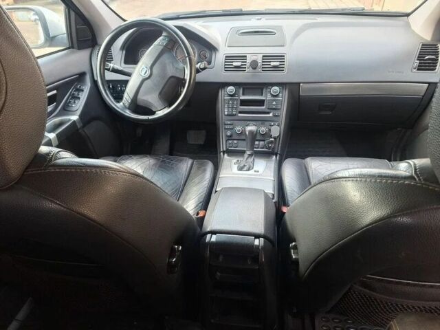 Белый Вольво ХС90, объемом двигателя 0 л и пробегом 351 тыс. км за 4000 $, фото 10 на Automoto.ua