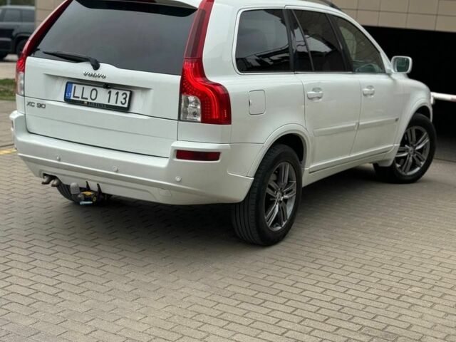 Белый Вольво ХС90, объемом двигателя 2.4 л и пробегом 368 тыс. км за 6500 $, фото 1 на Automoto.ua