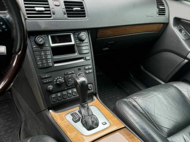 Белый Вольво ХС90, объемом двигателя 2.4 л и пробегом 368 тыс. км за 6500 $, фото 15 на Automoto.ua