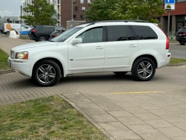 Белый Вольво ХС90, объемом двигателя 2.4 л и пробегом 368 тыс. км за 6500 $, фото 4 на Automoto.ua