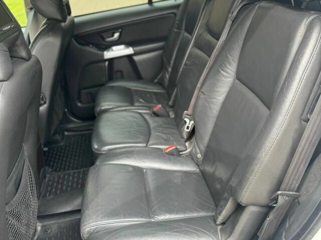 Белый Вольво ХС90, объемом двигателя 2.4 л и пробегом 368 тыс. км за 6500 $, фото 17 на Automoto.ua