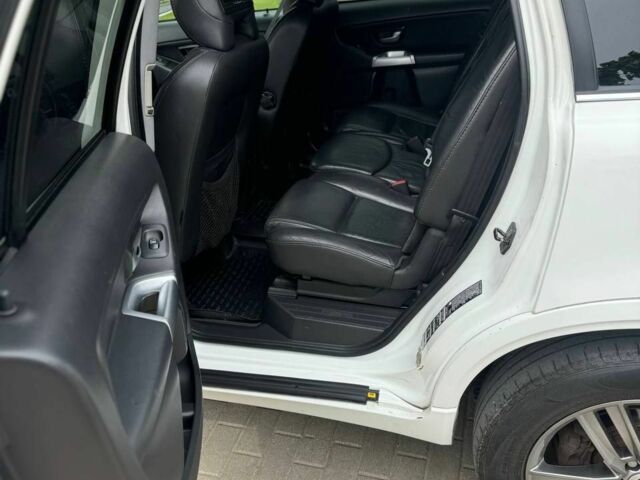 Белый Вольво ХС90, объемом двигателя 2.4 л и пробегом 368 тыс. км за 6500 $, фото 16 на Automoto.ua