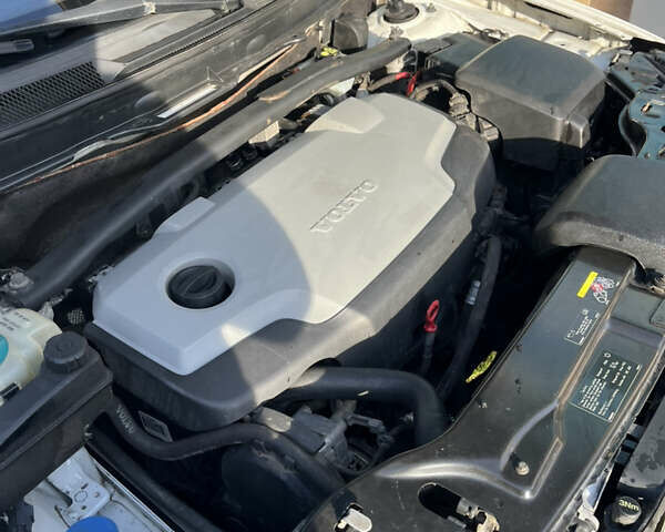 Белый Вольво ХС90, объемом двигателя 2.4 л и пробегом 375 тыс. км за 12500 $, фото 15 на Automoto.ua