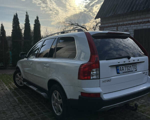 Белый Вольво ХС90, объемом двигателя 2.4 л и пробегом 375 тыс. км за 12500 $, фото 20 на Automoto.ua