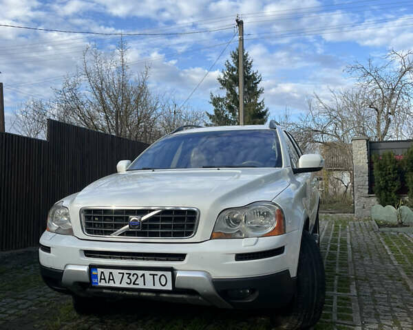 Белый Вольво ХС90, объемом двигателя 2.4 л и пробегом 375 тыс. км за 12500 $, фото 1 на Automoto.ua