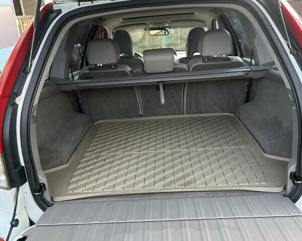 Белый Вольво ХС90, объемом двигателя 2.4 л и пробегом 375 тыс. км за 12500 $, фото 24 на Automoto.ua