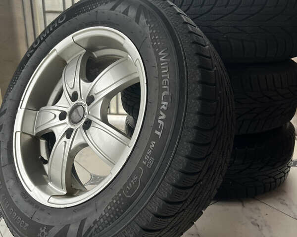 Белый Вольво ХС90, объемом двигателя 2.4 л и пробегом 375 тыс. км за 12500 $, фото 3 на Automoto.ua