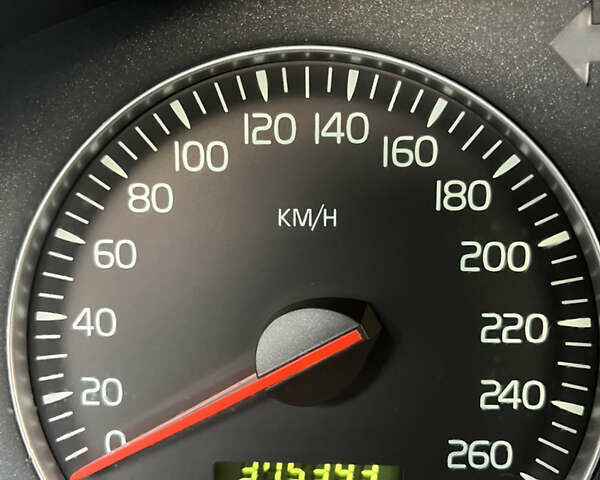 Белый Вольво ХС90, объемом двигателя 2.4 л и пробегом 375 тыс. км за 12500 $, фото 28 на Automoto.ua