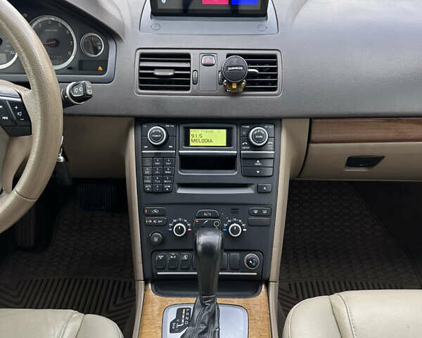 Белый Вольво ХС90, объемом двигателя 3.2 л и пробегом 157 тыс. км за 14999 $, фото 56 на Automoto.ua