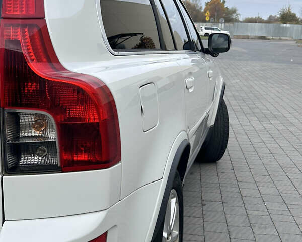 Белый Вольво ХС90, объемом двигателя 3.2 л и пробегом 157 тыс. км за 14999 $, фото 5 на Automoto.ua