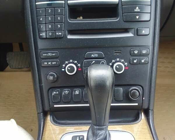 Белый Вольво ХС90, объемом двигателя 3.19 л и пробегом 267 тыс. км за 14512 $, фото 4 на Automoto.ua