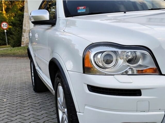 Белый Вольво ХС90, объемом двигателя 2.4 л и пробегом 198 тыс. км за 3750 $, фото 3 на Automoto.ua