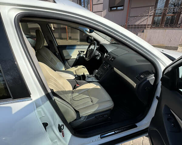 Білий Вольво ХС90, об'ємом двигуна 2.4 л та пробігом 271 тис. км за 15000 $, фото 3 на Automoto.ua