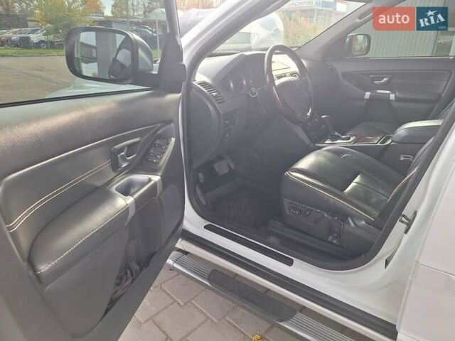 Белый Вольво ХС90, объемом двигателя 2.4 л и пробегом 139 тыс. км за 18500 $, фото 10 на Automoto.ua