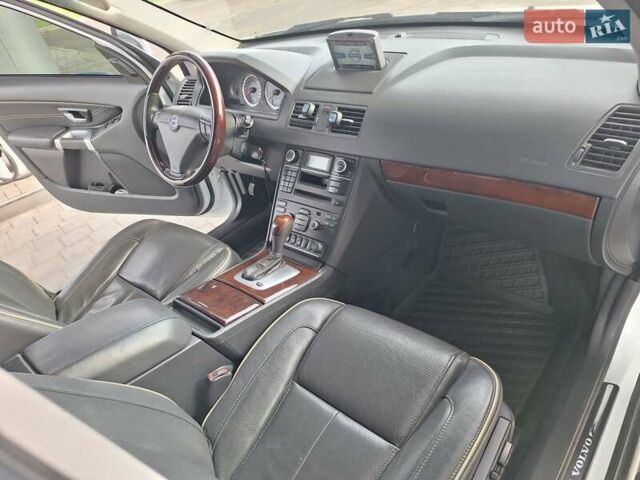 Белый Вольво ХС90, объемом двигателя 2.4 л и пробегом 139 тыс. км за 18500 $, фото 20 на Automoto.ua