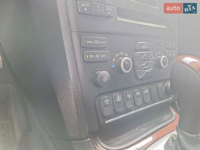 Белый Вольво ХС90, объемом двигателя 2.4 л и пробегом 139 тыс. км за 18500 $, фото 15 на Automoto.ua