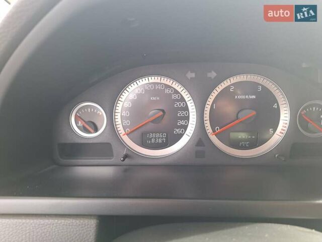 Белый Вольво ХС90, объемом двигателя 2.4 л и пробегом 139 тыс. км за 18500 $, фото 14 на Automoto.ua