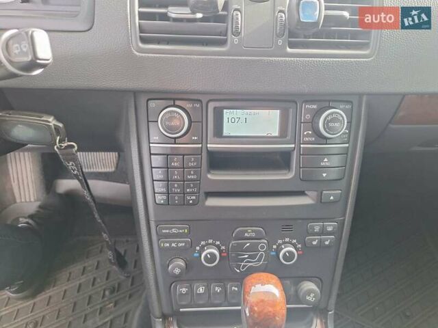 Белый Вольво ХС90, объемом двигателя 2.4 л и пробегом 139 тыс. км за 18500 $, фото 16 на Automoto.ua