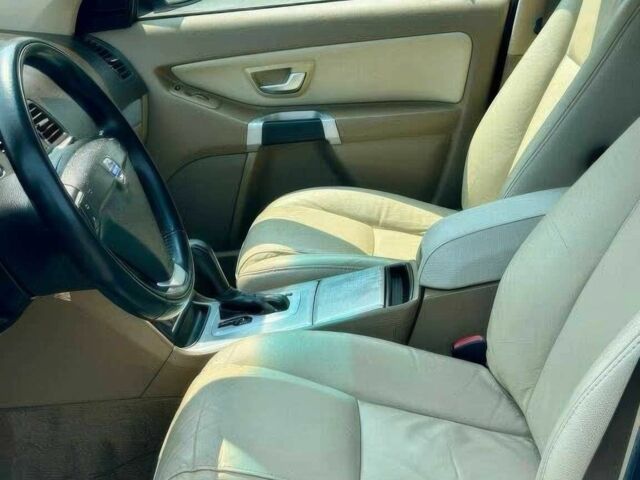 Білий Вольво ХС90, об'ємом двигуна 3.2 л та пробігом 85 тис. км за 9000 $, фото 7 на Automoto.ua