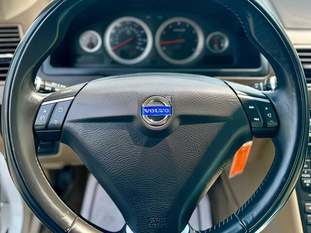 Белый Вольво ХС90, объемом двигателя 3.2 л и пробегом 81 тыс. км за 10000 $, фото 9 на Automoto.ua