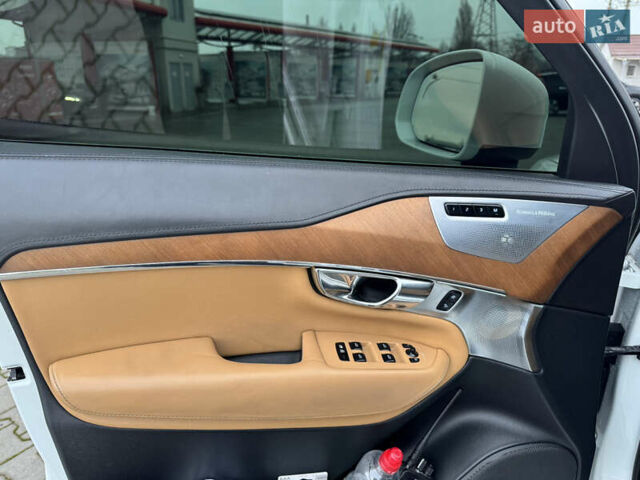 Білий Вольво ХС90, об'ємом двигуна 1.97 л та пробігом 210 тис. км за 26850 $, фото 23 на Automoto.ua