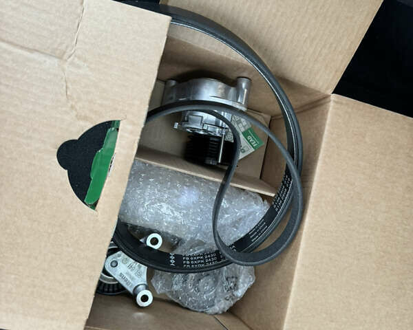 Білий Вольво ХС90, об'ємом двигуна 1.97 л та пробігом 210 тис. км за 26850 $, фото 11 на Automoto.ua