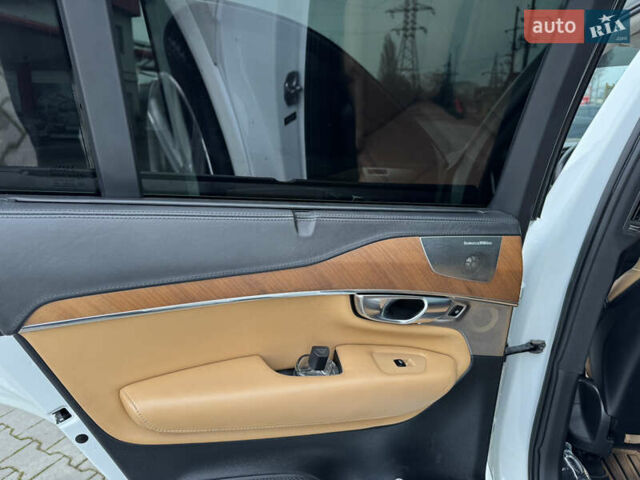 Білий Вольво ХС90, об'ємом двигуна 1.97 л та пробігом 210 тис. км за 26850 $, фото 19 на Automoto.ua