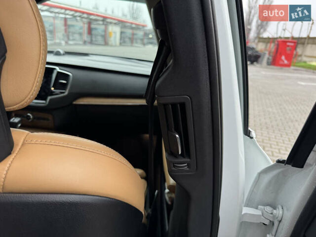 Білий Вольво ХС90, об'ємом двигуна 1.97 л та пробігом 210 тис. км за 26850 $, фото 30 на Automoto.ua